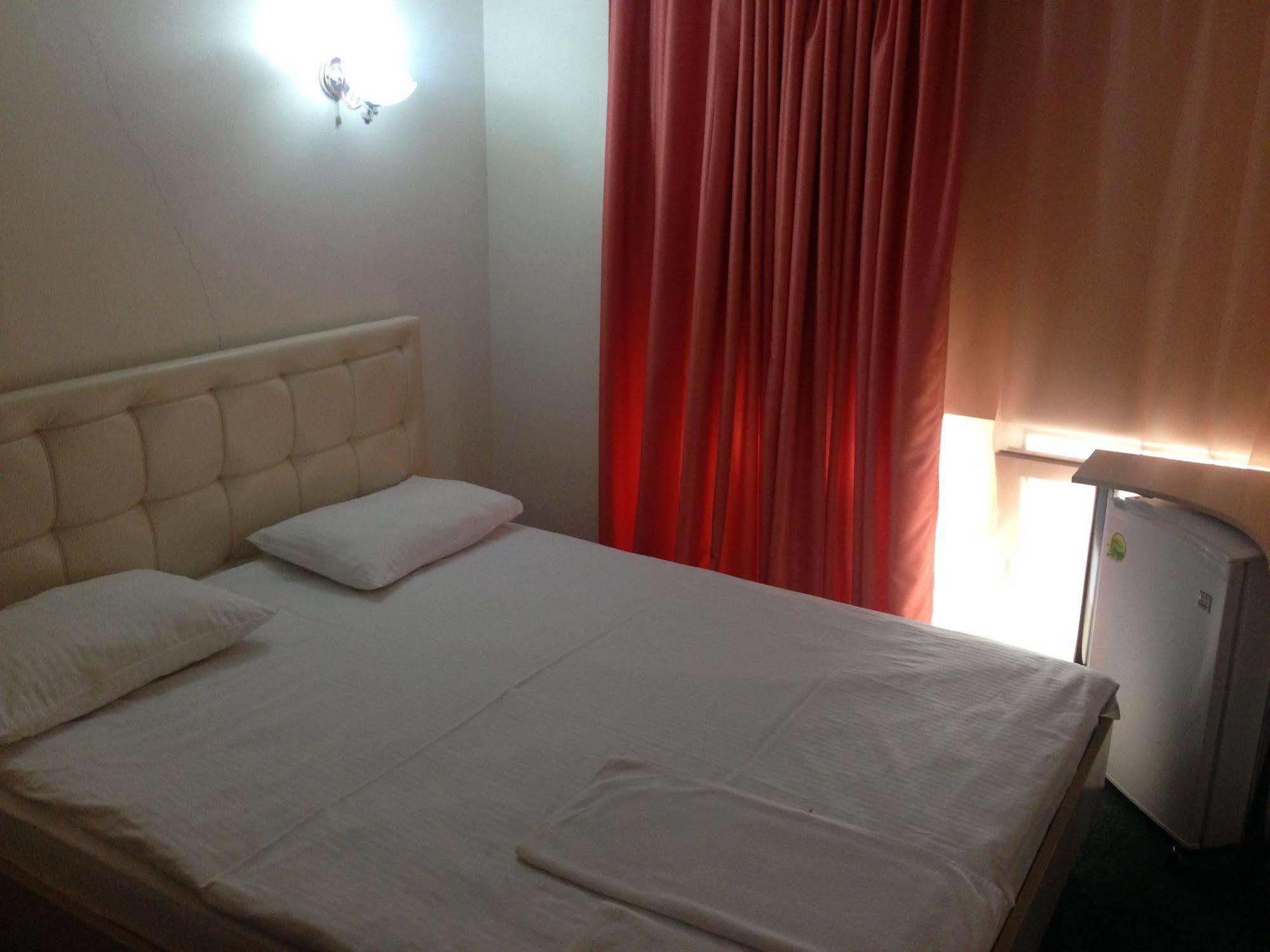 Bayterek Hotel Astana Eksteriør billede